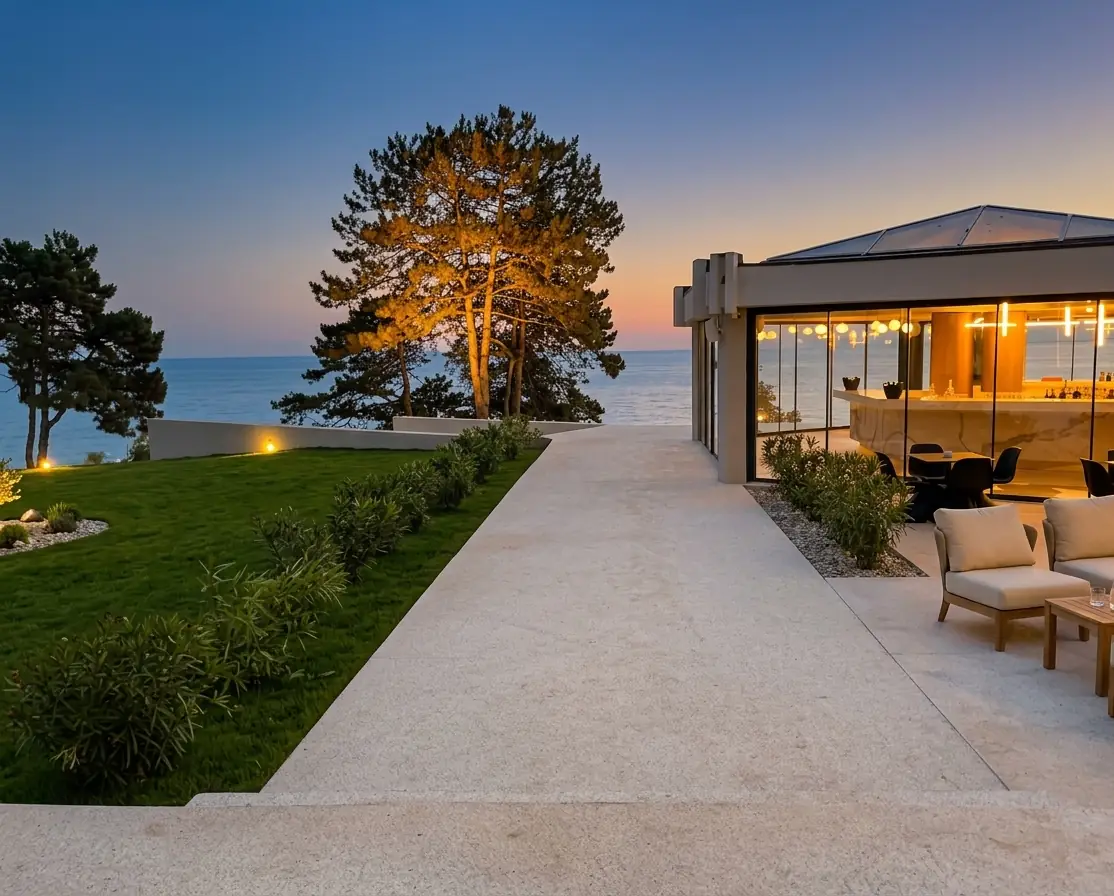 Hotel restaurant with sea view